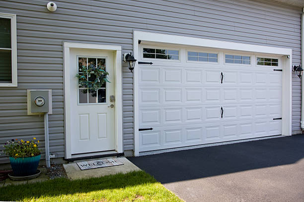 24/7 Emergency Garage Door Panel Replacement experts in Krugerville, TX